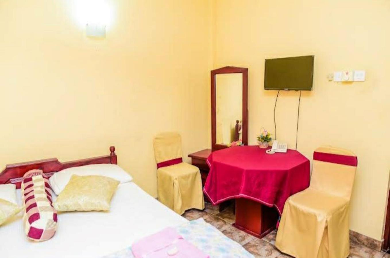 Kandy Paradise Hotel & Spa Gelioya ภายนอก รูปภาพ