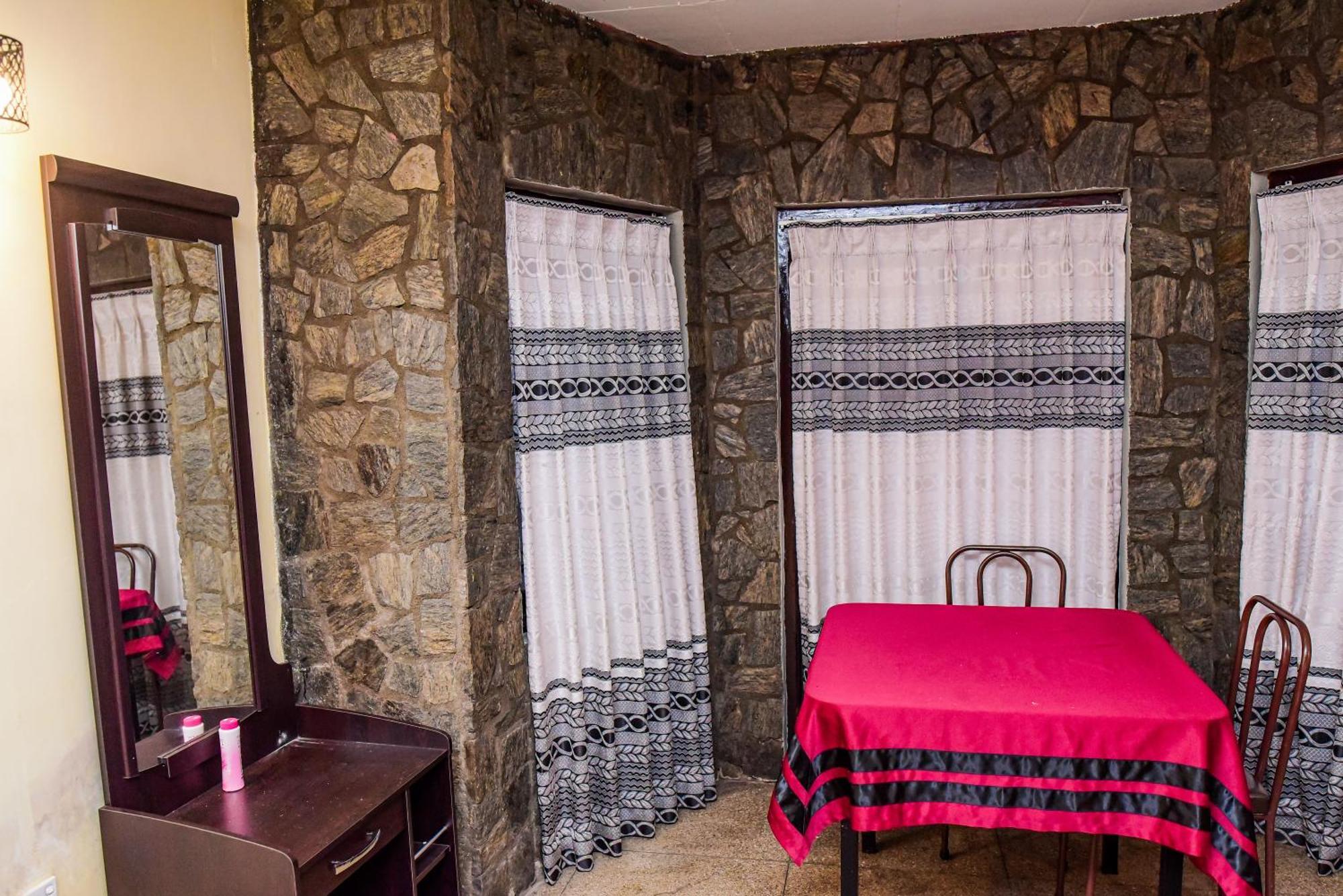 Kandy Paradise Hotel & Spa Gelioya ภายนอก รูปภาพ